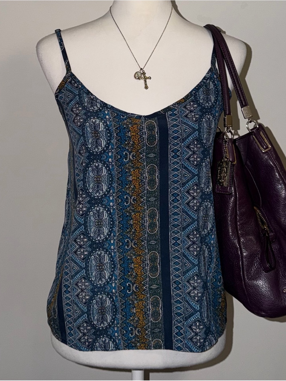 2000s vintage whimsical bohemian 2016 hollister paisley cami tank top